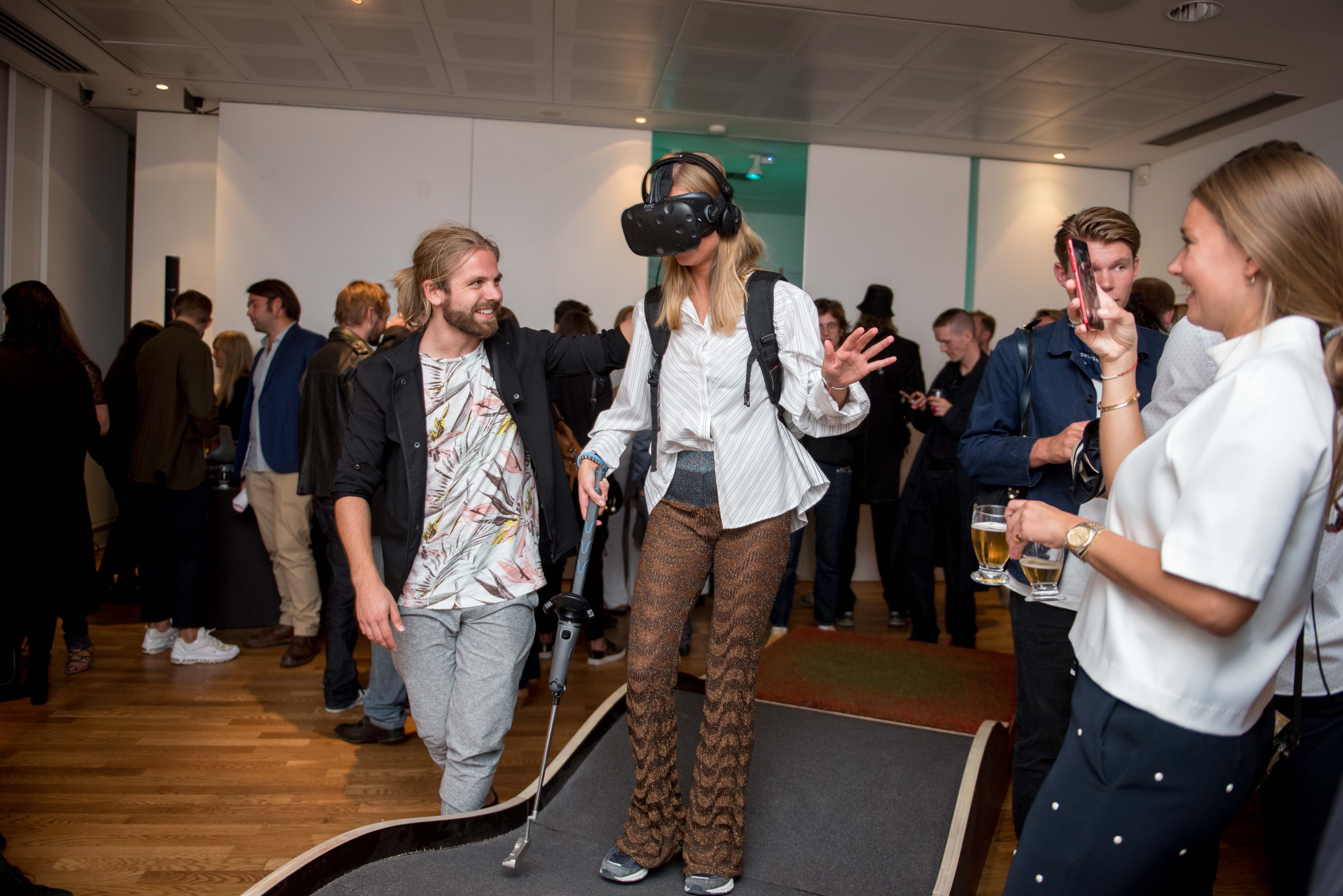 Makropol, Be your own god in this reality