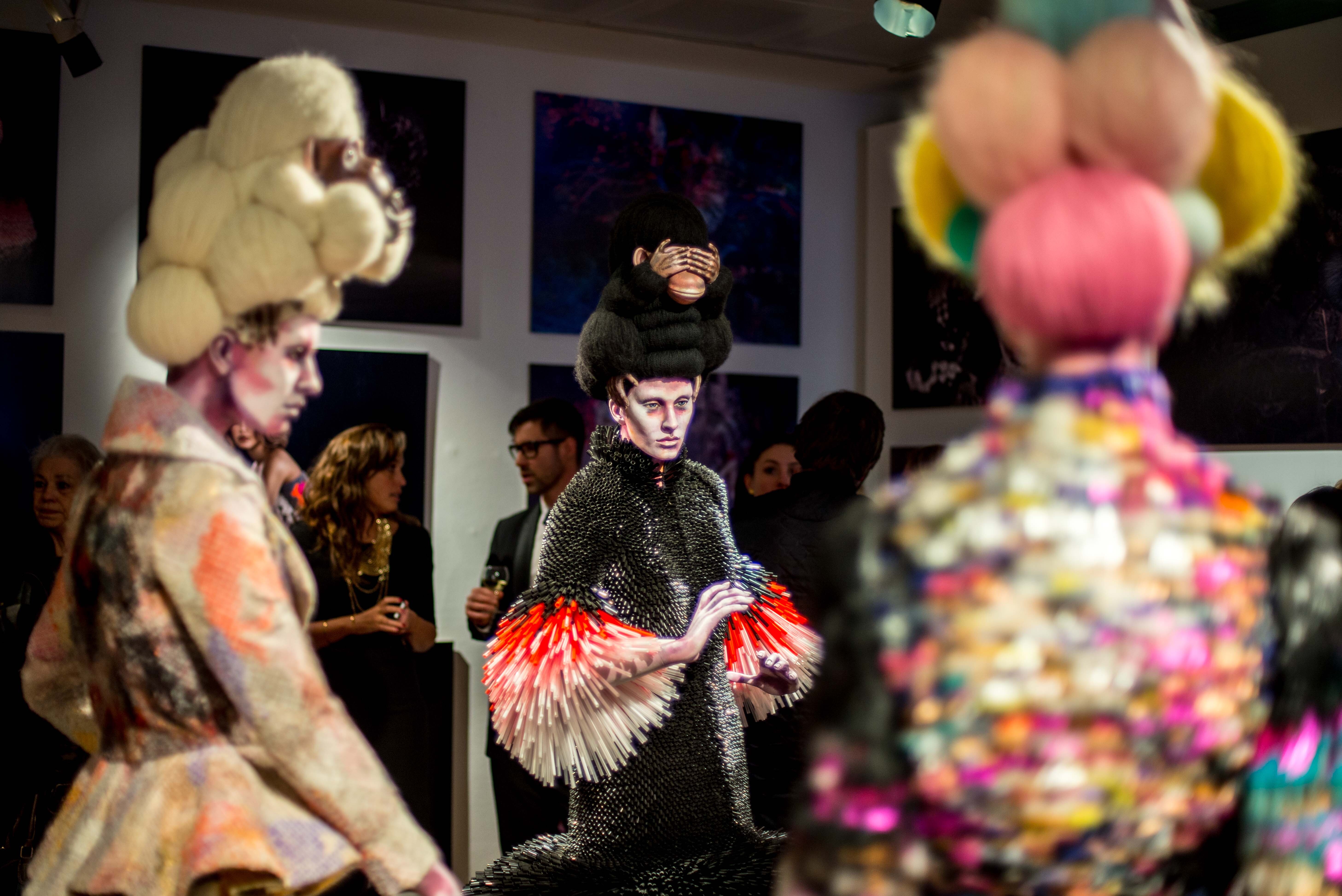 La danse avec l'oeil sourd-muet